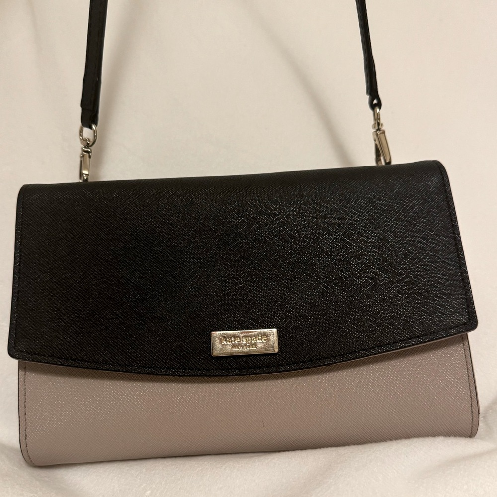 Kate Spade Laurel Way Wallet Crossbody (Pre-Loved)